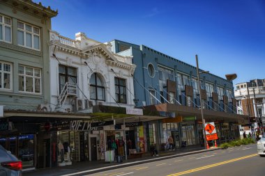 Karangahape rd 'e cephe inşa etmek. Auckland 'ın Yukarı Queen Caddesi' nde.