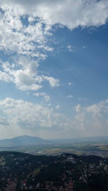 Hırvat şehri üzerindeki hava manzarası 