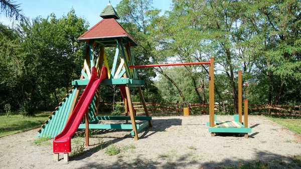 Детская Деревянная Игровая Площадка Парке — стоковое фото