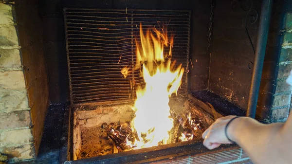 Spalanie Kominka Palącym Się Drewnem Kominkiem Płomień Ognia — Zdjęcie stockowe