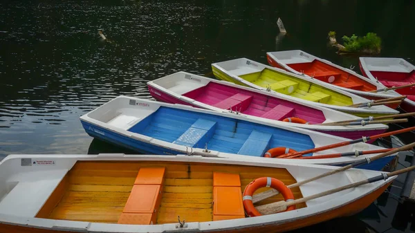 Colorful Boats Moored River Close — Stock Photo, Image
