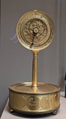 Eski model metal pusula