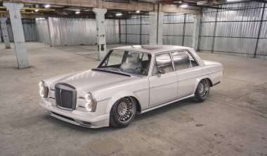 Markasız, jenerik konsept bir arabanın 3 boyutlu çizimi