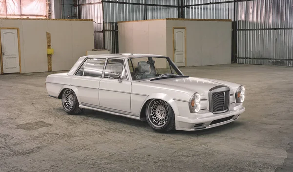 Markasız, jenerik konsept bir arabanın 3 boyutlu çizimi