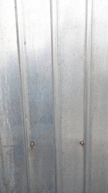 Metalik desenli bir yüzeye yakın çekim.