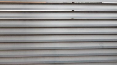 Modern metal kaplı yüzeye yakın çekim.