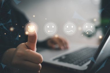 Müşteri memnuniyet oranlarını deneyim değerlendirme ve yorum sıralamasında belirtir