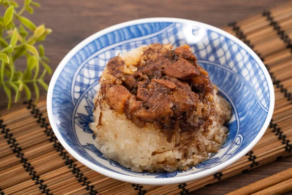 Migao, pirinç keki, kıyma kaplı bir kasede sütlaç, lezzetli Tayvan sokak yemekleri..