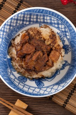 Migao, pirinç keki, kıyma kaplı bir kasede sütlaç, lezzetli Tayvan sokak yemekleri..