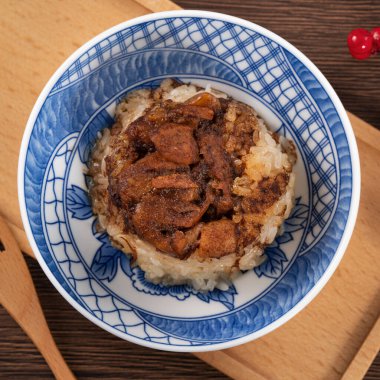 Migao, pirinç keki, kıyma kaplı bir kasede sütlaç, lezzetli Tayvan sokak yemekleri..