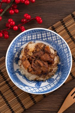 Migao, pirinç keki, kıyma kaplı bir kasede sütlaç, lezzetli Tayvan sokak yemekleri..