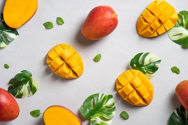 Mango Pozadí Design Koncept Horní Pohled Nakrájené Čerstvé Mango Ovoce — Stock fotografie