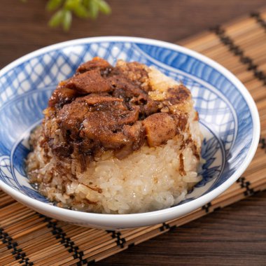 Migao, pirinç keki, kıyma kaplı bir kasede sütlaç, lezzetli Tayvan sokak yemekleri..