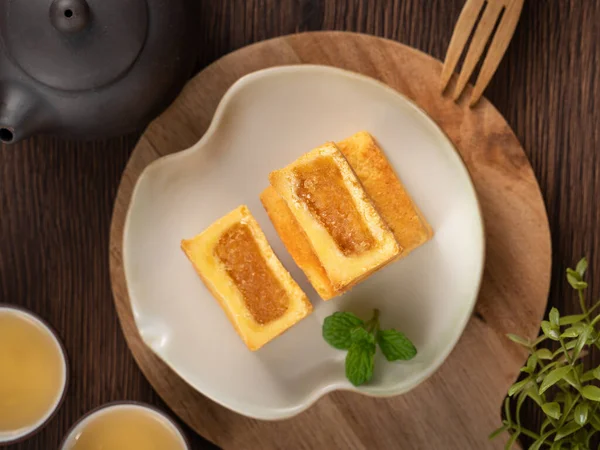 Pyszne Tajwańskie Słynne Ciasto Ananasowe Ciasto Deser Talerzu Drewnianym Tle — Zdjęcie stockowe