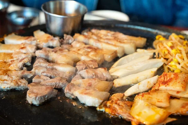 Serpenyőben Sült Fekete Sertéshús Jeju Koreai Étteremben Friss Ízletes Koreai — Stock Fotó
