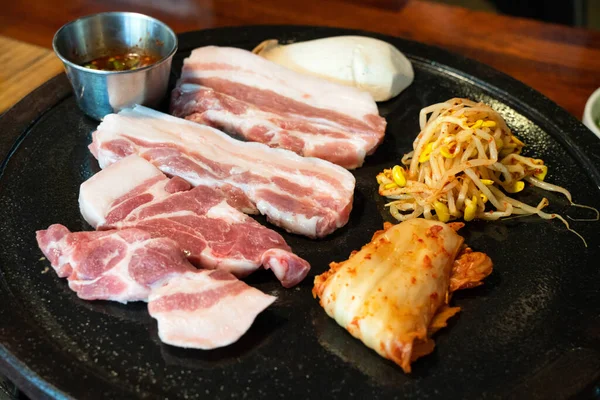 Repas Porc Noir Poêlé Restaurant Coréen Jeju Délicieuse Cuisine Coréenne — Photo