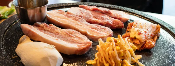 Pannstekt Svartfläsk Jeju Koreansk Restaurang Fräscht Koreansk Mat Järnplåt Med — Stockfoto