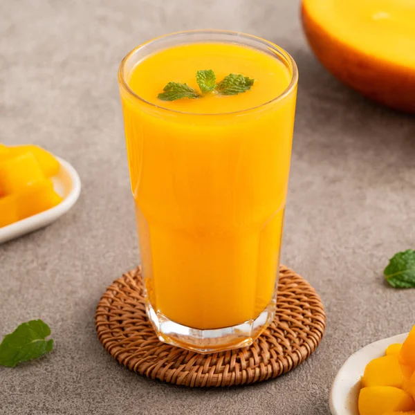 Fresh Beautiful Delicious Mango Juice Close Design Concept Smoothie Cold — Stockfoto