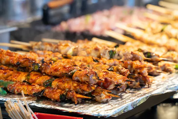 Grillfleisch Spieß Kebab Traditionellen Nachtmarktstand Leckeres Streetfood Südkorea — Stockfoto