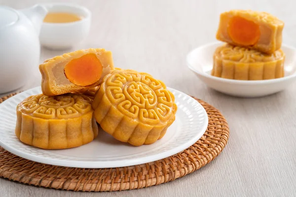 Delicious Cantonese Moon Cake Mid Autumn Festival Food Mooncake Wooden —  Fotos de Stock