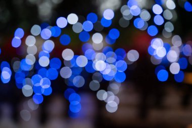 Bulanık ışık halesi, gece karanlığında ışık lekesi.