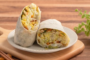 Lezzetli popiah, lumpia, geleneksel Mezar Süpürme Günü için Tayvan böreği, Qingming Festivali yemekleri..