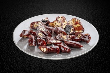 Rakhat lukum. Orta Doğu tatlısı, fındık ya da meyve suyu katılmış. İzole edilmiş resim