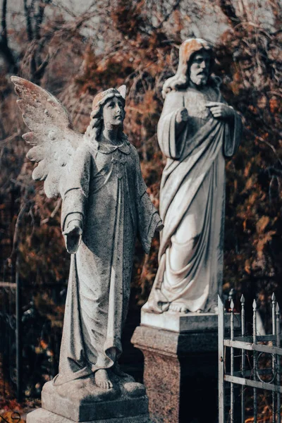 Estatua Una Mujer Cementerio — Foto de Stock