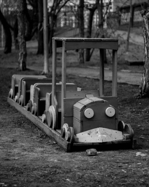 Eski Kirli Ekipmanlar Bir Traktör Bir Tren Yolu — Stok fotoğraf