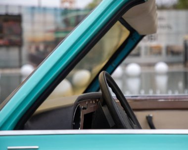 Araba koltuğunu kapat.