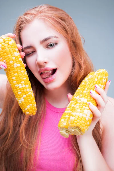 Funny Smiling Young Woman Eating Corn Isolated Gray Background Healthy — Stockfoto