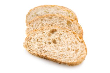 Ciabatta dilimi (İtalyan ekmeği) beyaz arka planda izole edilmiş. Boşluğu kopyala.