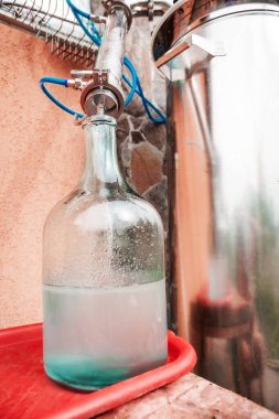 Buhar damıtıcısı kullanılarak gerekli yağ üretimi. Hidrolat veya çiçek suyu üretimi. Parfüm. Doğal organik ürünler. 