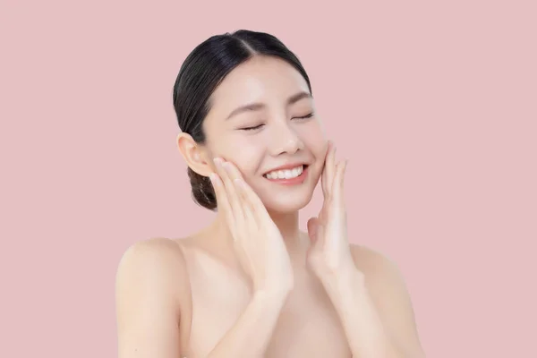 Studio Strzał Piękna Młoda Azjatka Czystej Świeżej Skóry Masaż Jej — Zdjęcie stockowe