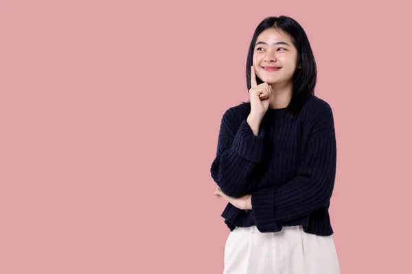 Menina Asiática Bonita Pensando Olhando Para Cima Conceito Conteúdo Pensa — Fotografia de Stock