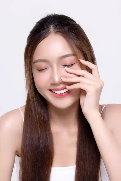 Mooie Jonge Aziatische Vrouw Met Gezonde Perfecte Huid Geïsoleerde Witte Stockfoto