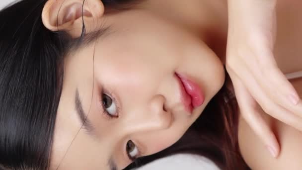 Zblízka Tvář Mladé Krásné Mladé Asijské Ženy Zdravou Svěží Pletí — Stock video