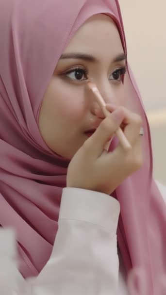 Vertical Daily Routine Make Young Asian Beautiful Muslim Woman Hijab — Stock Video