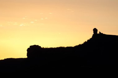 Şafakta Roque Nublo. Nublo Doğal Anıtı. Tejeda. Büyük Kanarya. Kanarya Adaları. İspanya.