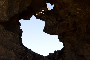 Bir kayadaki delik. Integral Inagua Doğal Rezervi. Tejeda. Büyük Kanarya. Kanarya Adaları. İspanya.