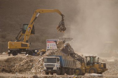9 Ekim 2024, El Salto del Negro atık sahasında çalışan makineler. Las Palmas de Gran Kanaryası. Büyük Kanarya. Kanarya Adaları. İspanya.