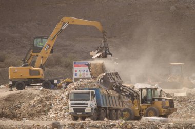 9 Ekim 2024, El Salto del Negro atık sahasında çalışan makineler. Las Palmas de Gran Kanaryası. Büyük Kanarya. Kanarya Adaları. İspanya.