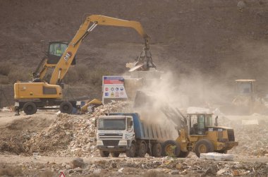 9 Ekim 2024, El Salto del Negro atık sahasında çalışan makineler. Las Palmas de Gran Kanaryası. Büyük Kanarya. Kanarya Adaları. İspanya.