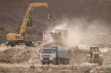 9 Ekim 2024, El Salto del Negro atık sahasında çalışan makineler. Las Palmas de Gran Kanaryası. Büyük Kanarya. Kanarya Adaları. İspanya.
