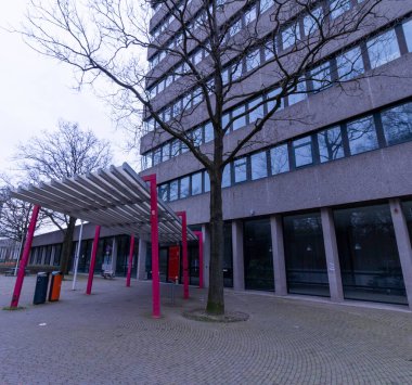 Nijmegen, Hollanda 10 Nisan 2023: Nijmegen Radboud Üniversitesi 'ndeki Spinoza binası