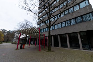 Nijmegen, Hollanda 10 Nisan 2023: Nijmegen Radboud Üniversitesi 'ndeki Spinoza binası