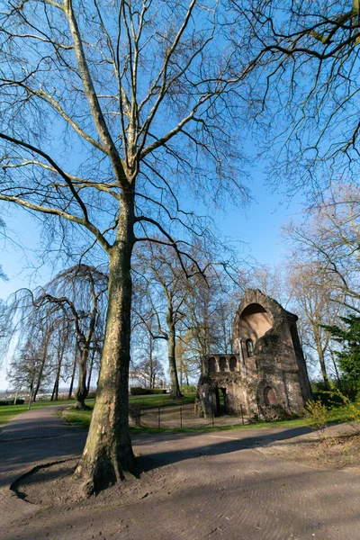 stock image Nijmegen, The Netherlands 4 April 2023: The Barbarossa ruin at the Valkhof park