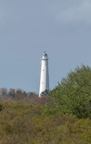 Schiermonnikoog的瓦登岛上的白色灯塔 — 图库照片
