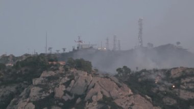 Los Angeles 'taki yıkıcı Malibu Yangını, bölgede yangın tehditleri artarken çok sayıda eve ve manzaraya büyük zarar verdi.