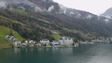 Lucerne Gölü 'nün nefes kesen manzarasını ve dünya klasmanındaki lüksünü keşfedin İsviçre' nin büyüleyici mekanı unutulmaz maceralar ve ömür boyu sürecek anılar için mükemmel bir yer.